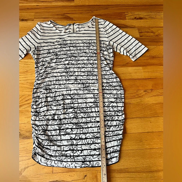 Jessica Simpson Maternity Dress - Picture 6 of 6